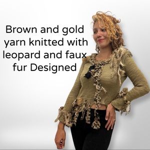Radzoli Vintage￼ Brown Knitted with gold threading Leopard &￼ Faux Fur Crop Top